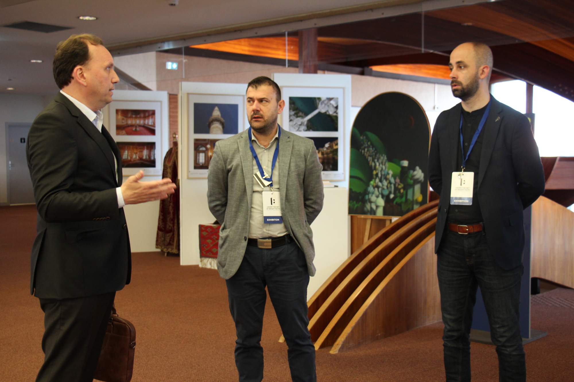 U Strasbourgu otvorena izložba 'Pod nebom vedre vjere – islam i Evropa u iskustvu Bosne'