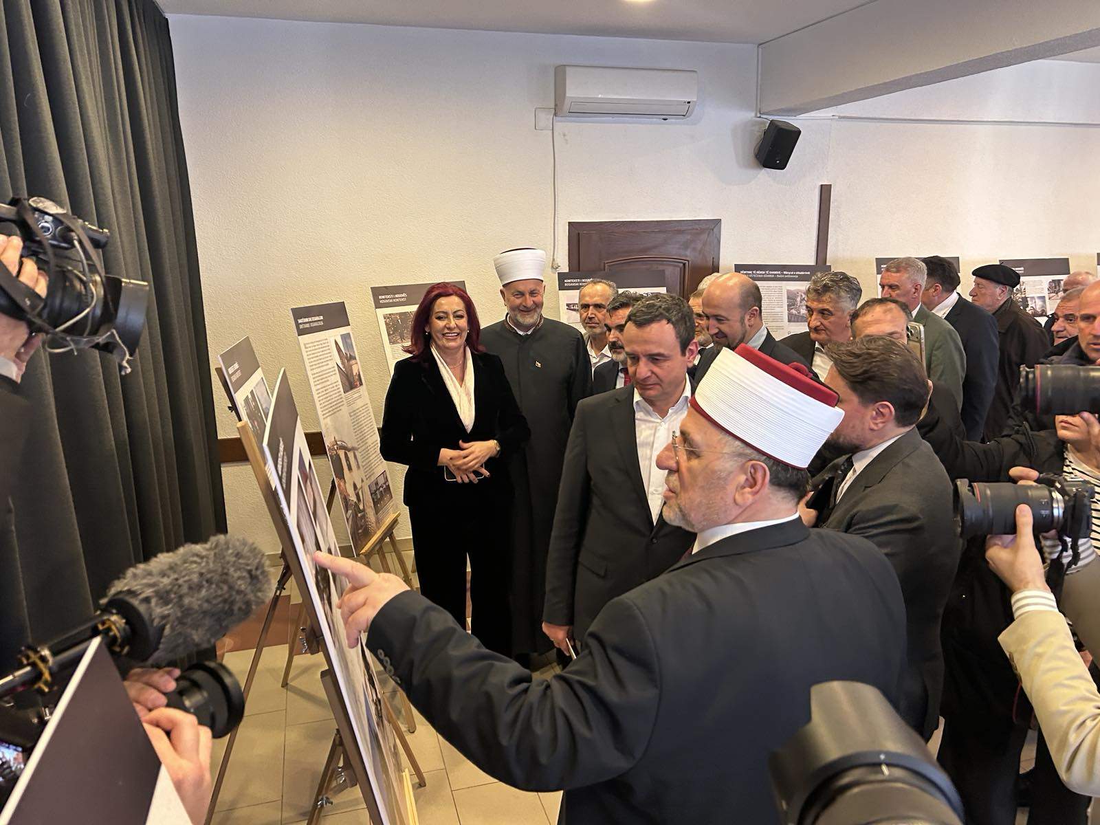 Priština domaćin izložbe o razaranju džamija u Bosni i Hercegovini i na Kosovu