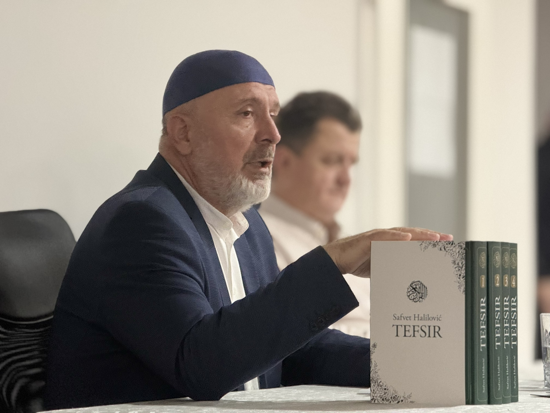 Gornji Vakuf: Promovisan "Tefsir-tumačenje Kur'ana Časnog" autora hfz. prof. dr. Safveta Halilovića
